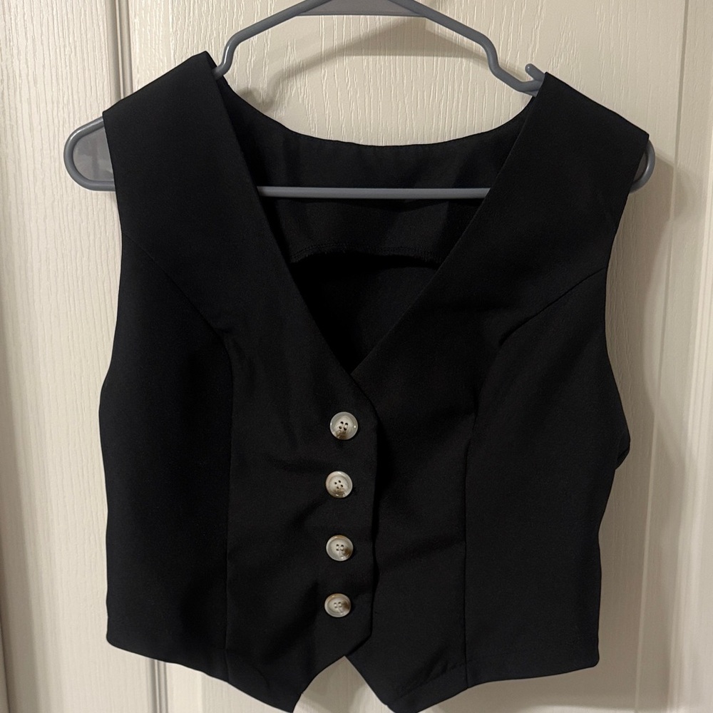 Elegant Black Buttoned Women's Top